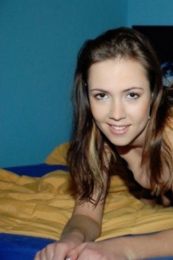 Fabienne +52(984)1565-045