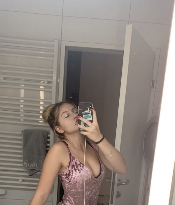 EVELY +52(984)1565-045