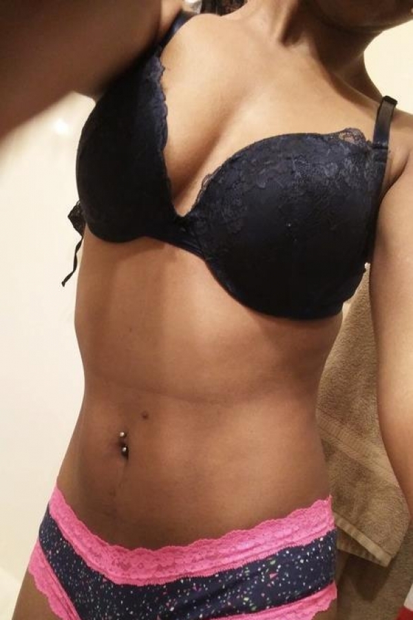 PEACHES +52(984)1565-045