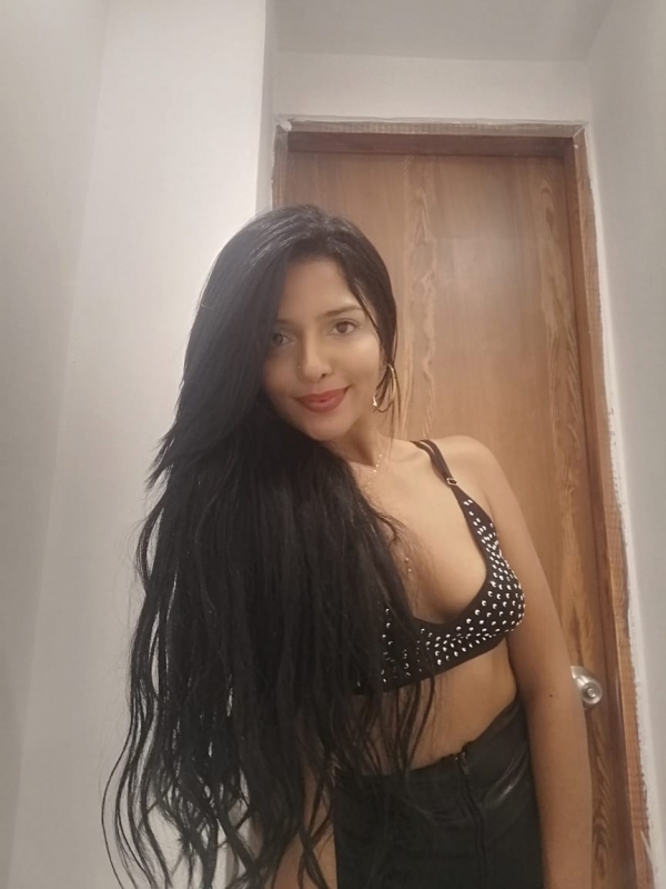 CARINE +52(984)1565-045