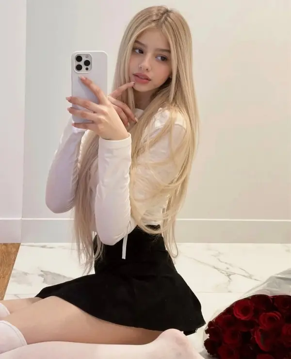 Mia +52(552)0688-372