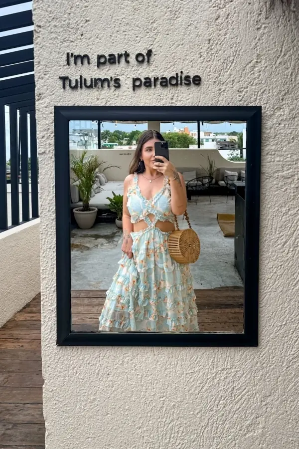 Lana +52(999)1358-108