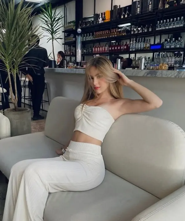 Marion +52(559)1117-697