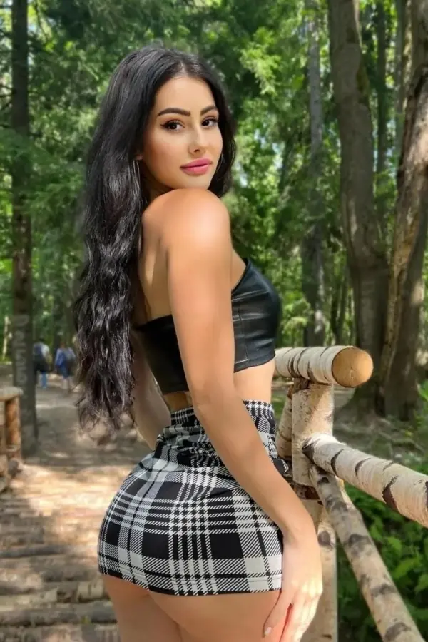 VANIA +52(566)2518-665