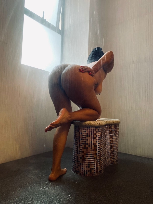 Andrea +52(551)7837-717