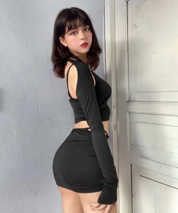 Vanesa +52(564)4131-018