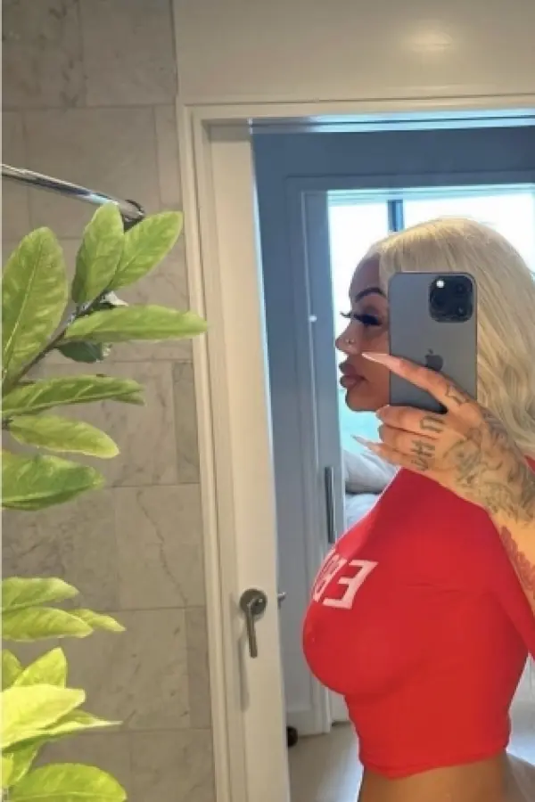 Zabeth +52(562)9151-775